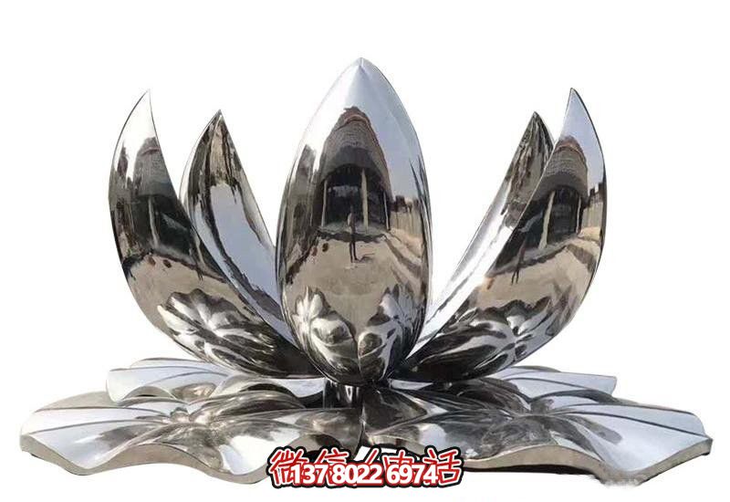 鏡面不銹鋼蓮花雕塑，為公園帶來活力