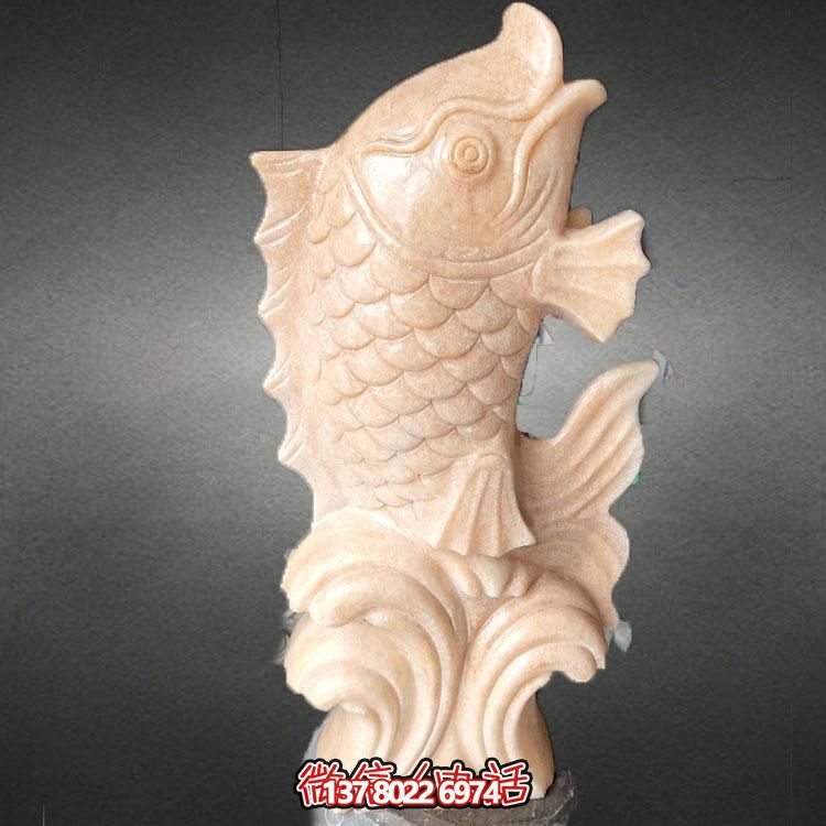 集大理石石雕、水景擺件、鯉魚雕塑于一體的精美藝術品