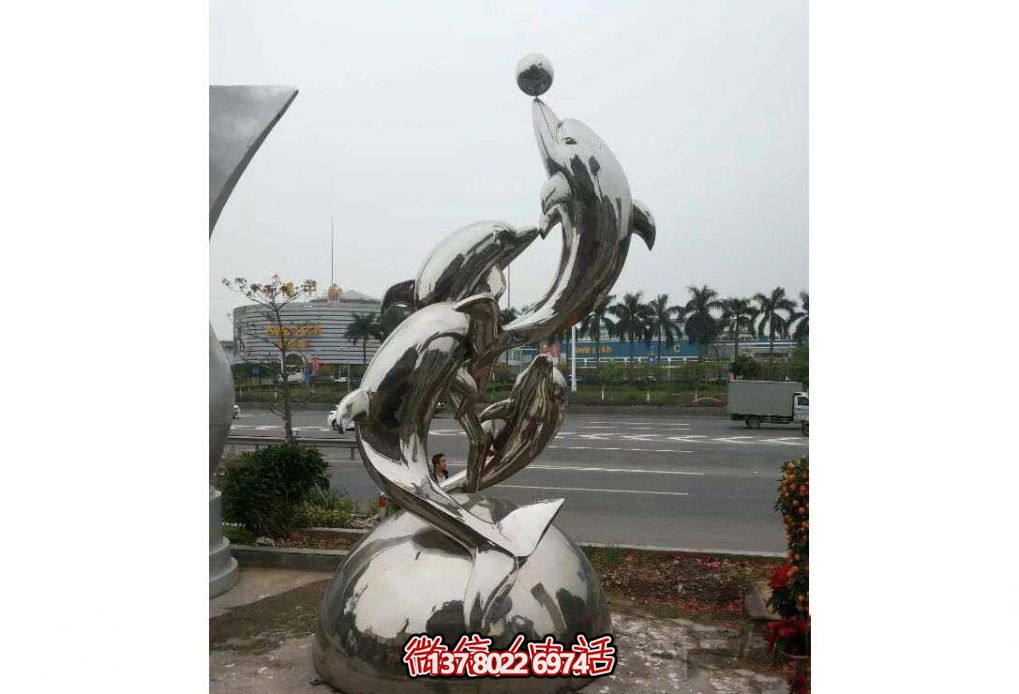 不銹鋼海豚雕塑，玩起來讓街道飛躍！