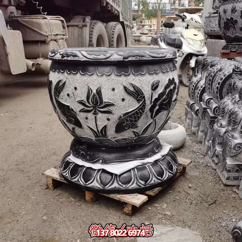 雅致雙魚石雕花盆，為您的庭院增添藝術氣息