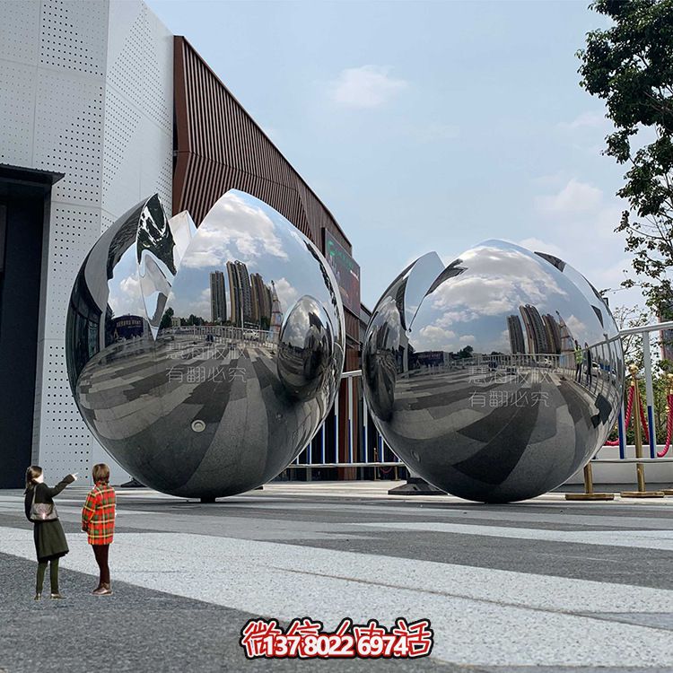 大型不銹鋼鏡面球體雕塑,為你的戶外空間增添獨特氣息 大型不銹鋼鏡面球體雕塑,為你的戶外空間增添獨特氣息