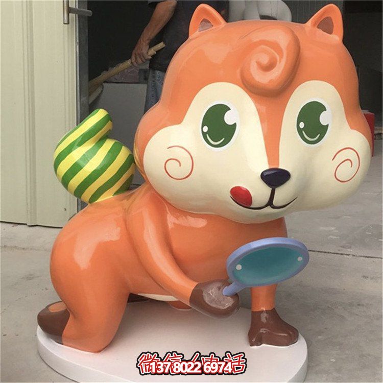 玻璃鋼結構兒童樂園，卡通松鼠公仔裝飾