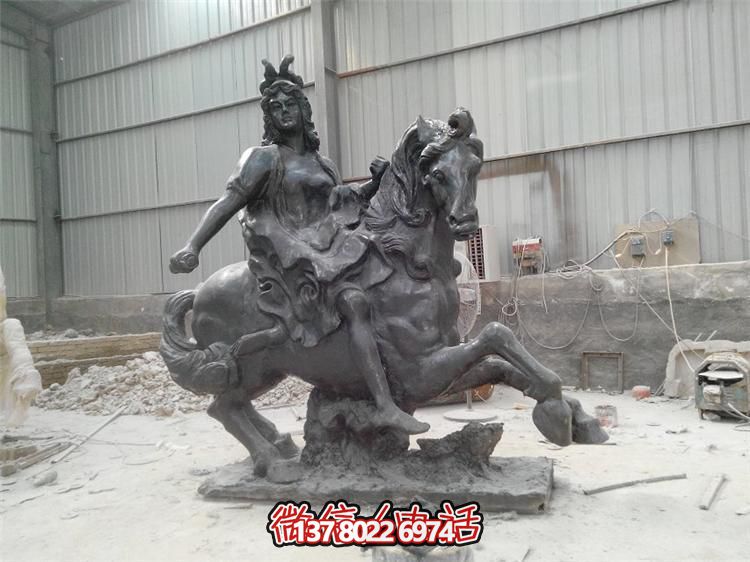 超越傳統，探索未知的玻璃鋼騎馬擺件