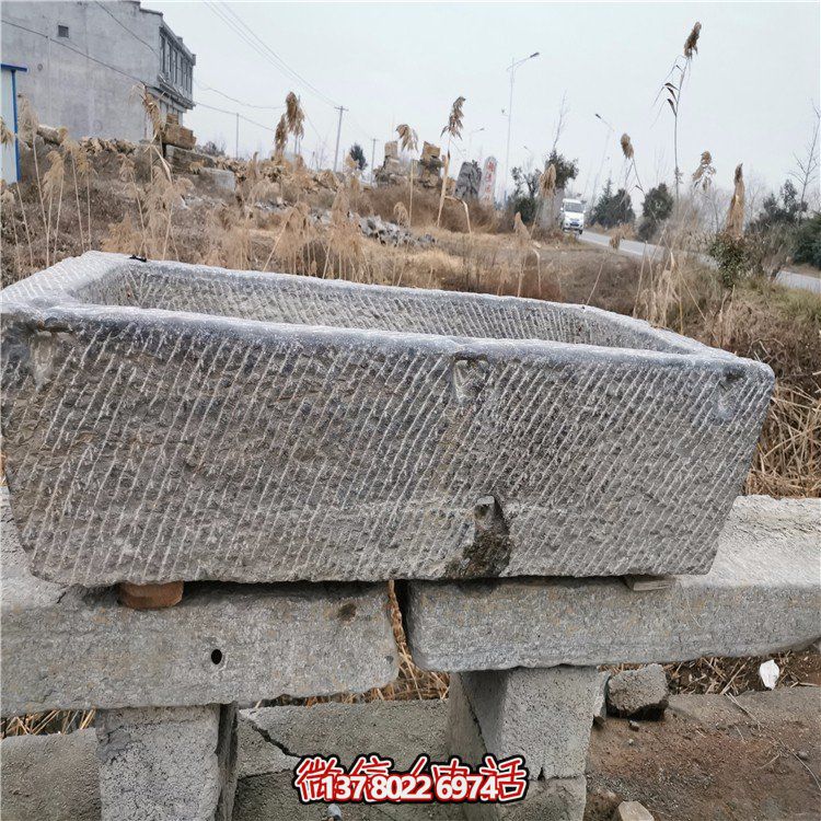 原石石槽，讓空間更加安靜祥和