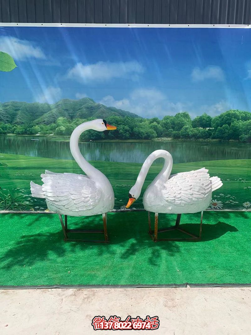 景區(qū)玻璃鋼兩只休息覓食的天鵝雕塑 景區(qū)玻璃鋼兩只休息覓食的天鵝雕塑
