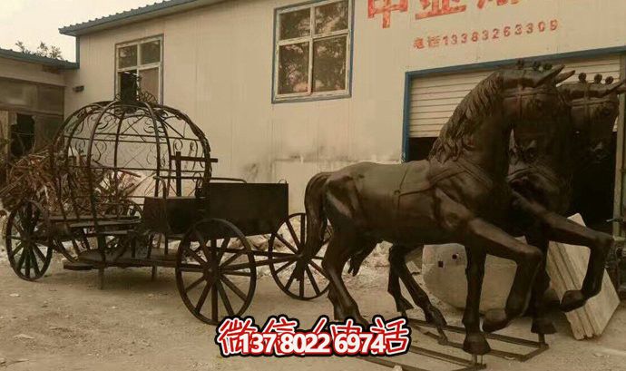 購(gòu)物商場(chǎng)擺放黑色鑄造青銅馬車雕塑 購(gòu)物商場(chǎng)擺放黑色鑄造青銅馬車雕塑